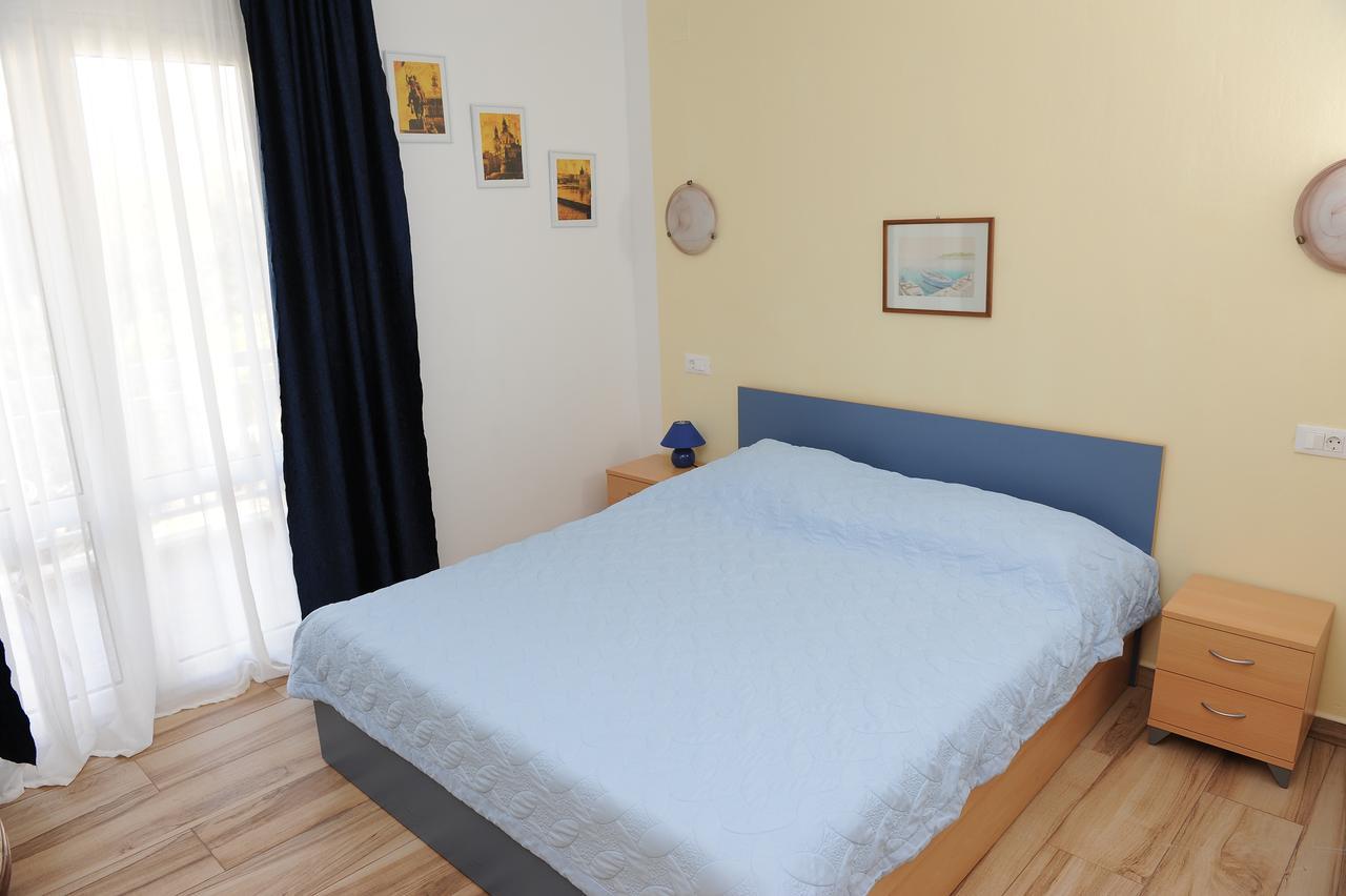 Apartments Loncar Gradac  Bagian luar foto